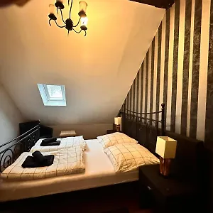 Adam's - Self Check-in & Only Private Dusseldorf